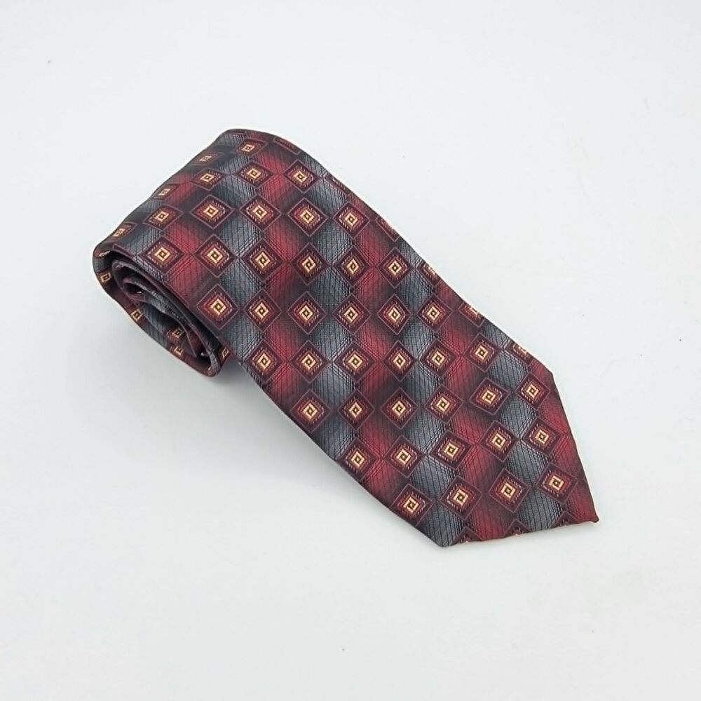 Croft & Barrow Men's Geometric Pattern 100% Silk Neck Tie Red 57.5 x 3.25